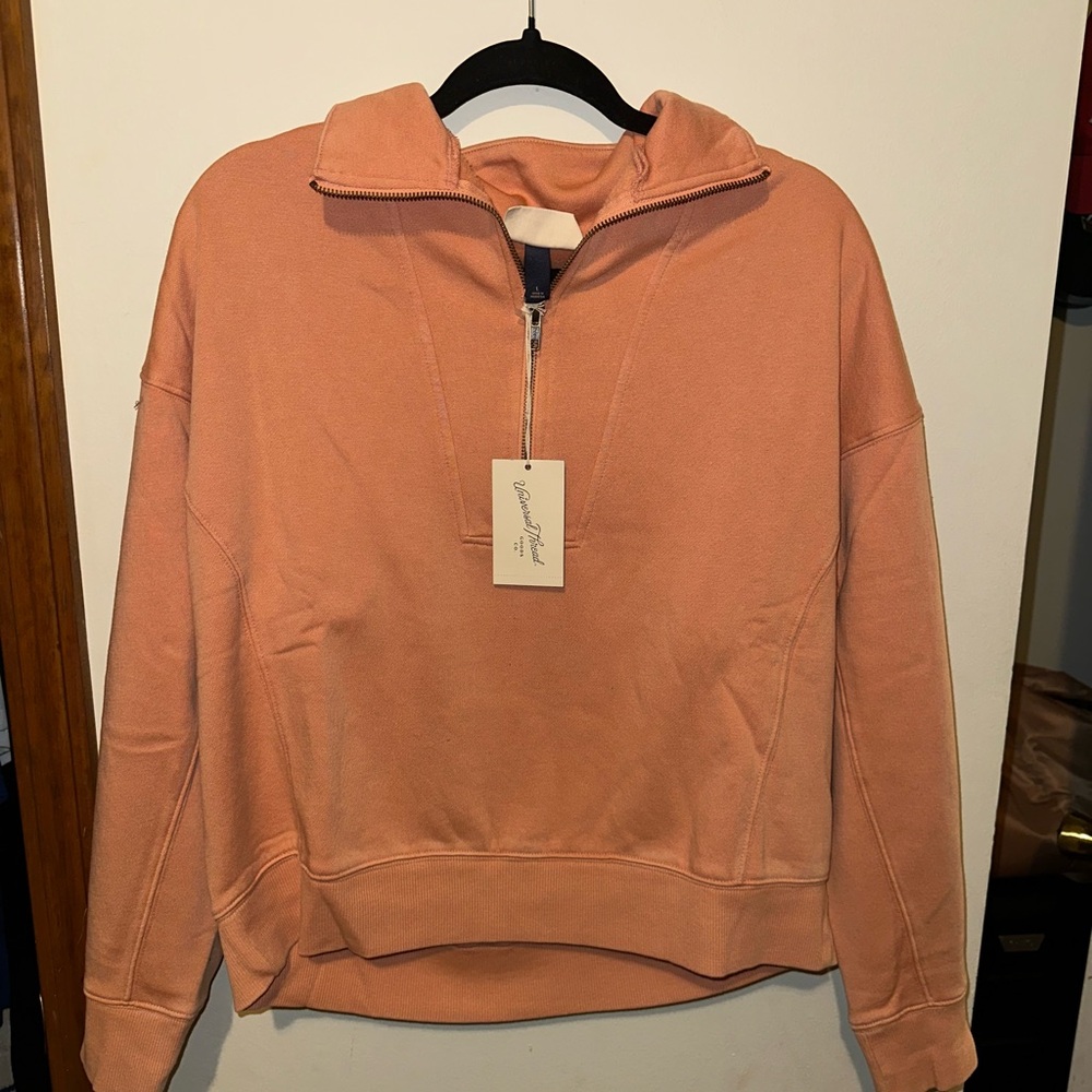 Universal thread quarter zip
